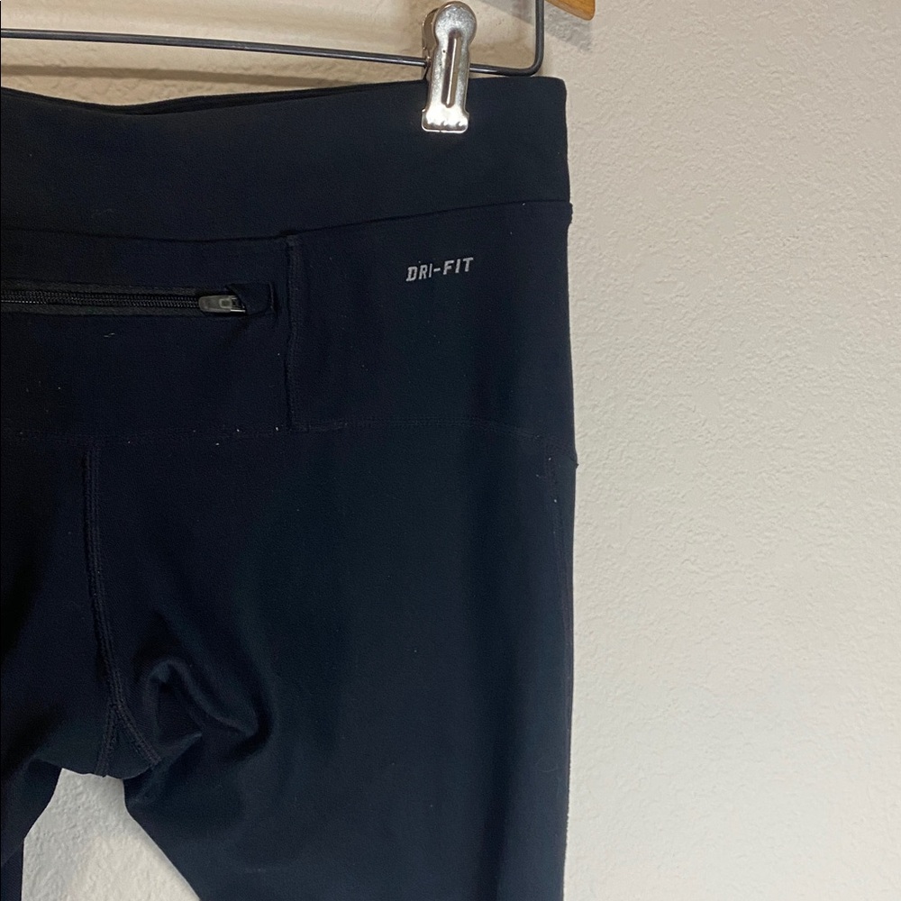 🐛Nike Dri-fit Black leggings that zip open at the bottoms of the legs! - Picture 8 of 10